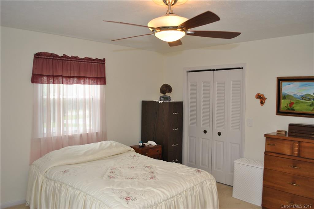 101 Oakwood Place Hendersonville NC 28739