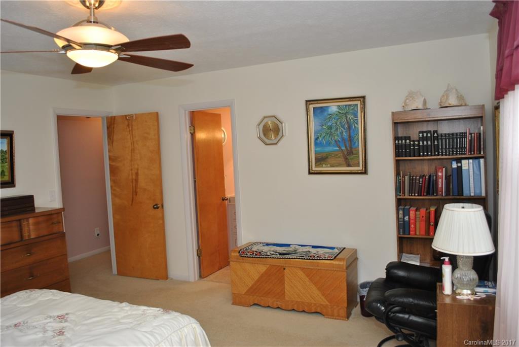 101 Oakwood Place Hendersonville NC 28739