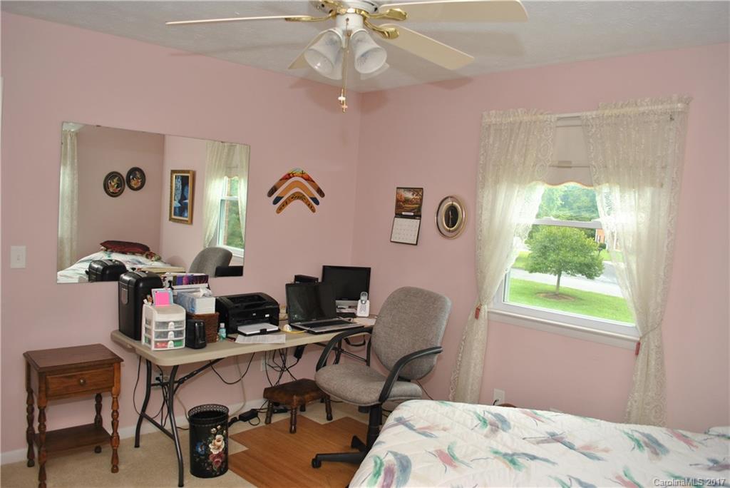 101 Oakwood Place Hendersonville NC 28739