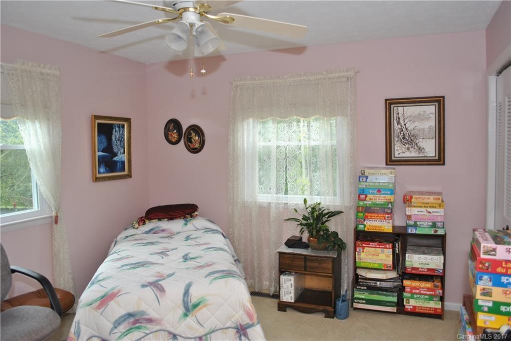 101 Oakwood Place Hendersonville NC 28739
