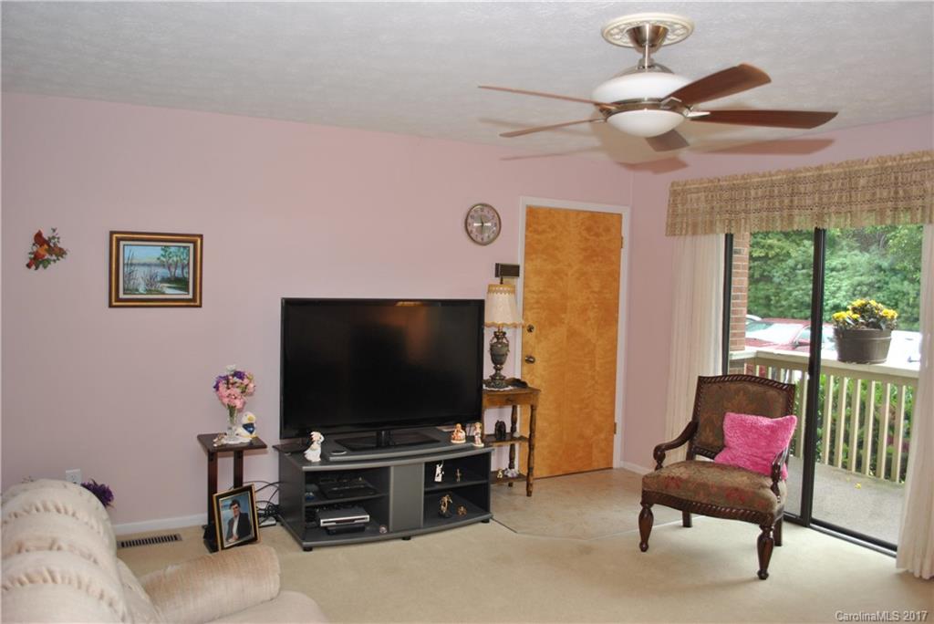 101 Oakwood Place Hendersonville NC 28739