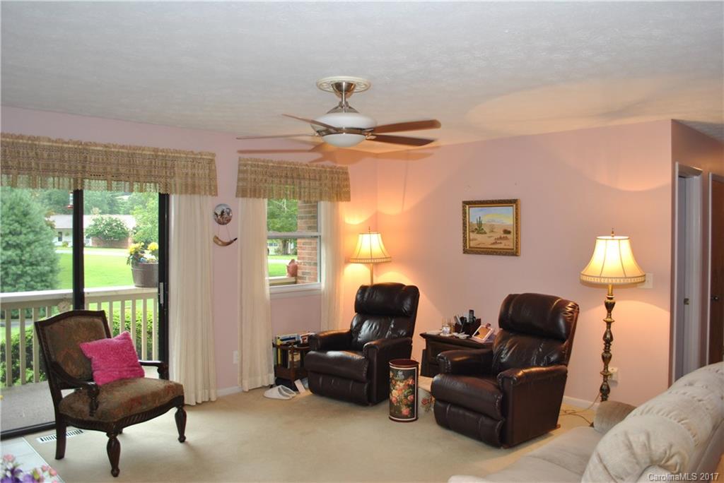 101 Oakwood Place Hendersonville NC 28739