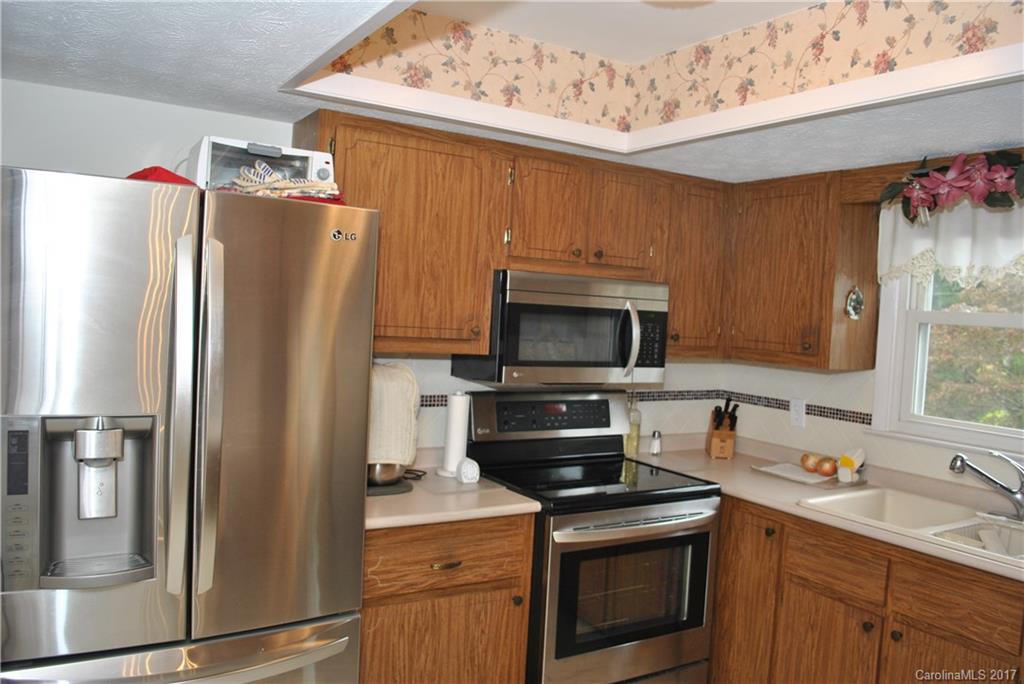 101 Oakwood Place Hendersonville NC 28739