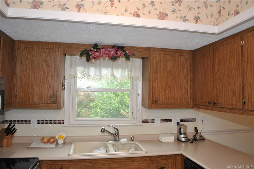 101 Oakwood Place Hendersonville NC 28739