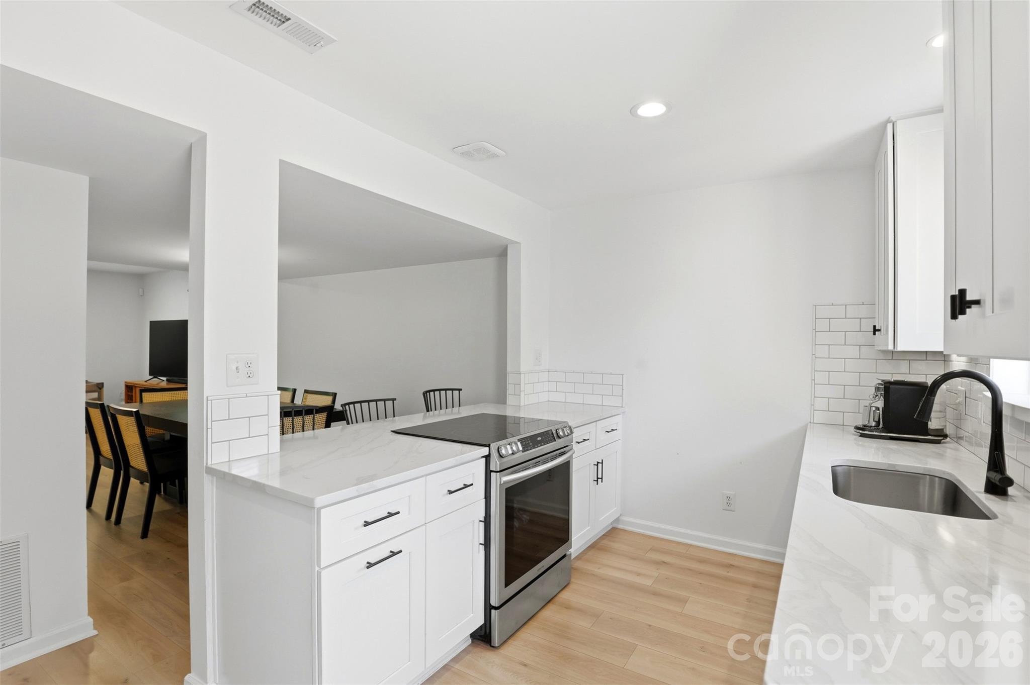 3703 Winding Creek Lane Charlotte NC 28226