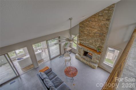 204 Fleetwood Plaza Hendersonville NC 28739