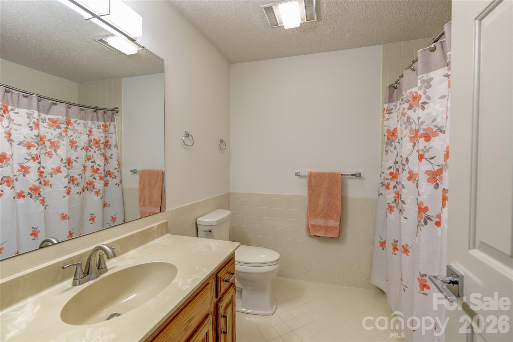 204 Fleetwood Plaza Hendersonville NC 28739
