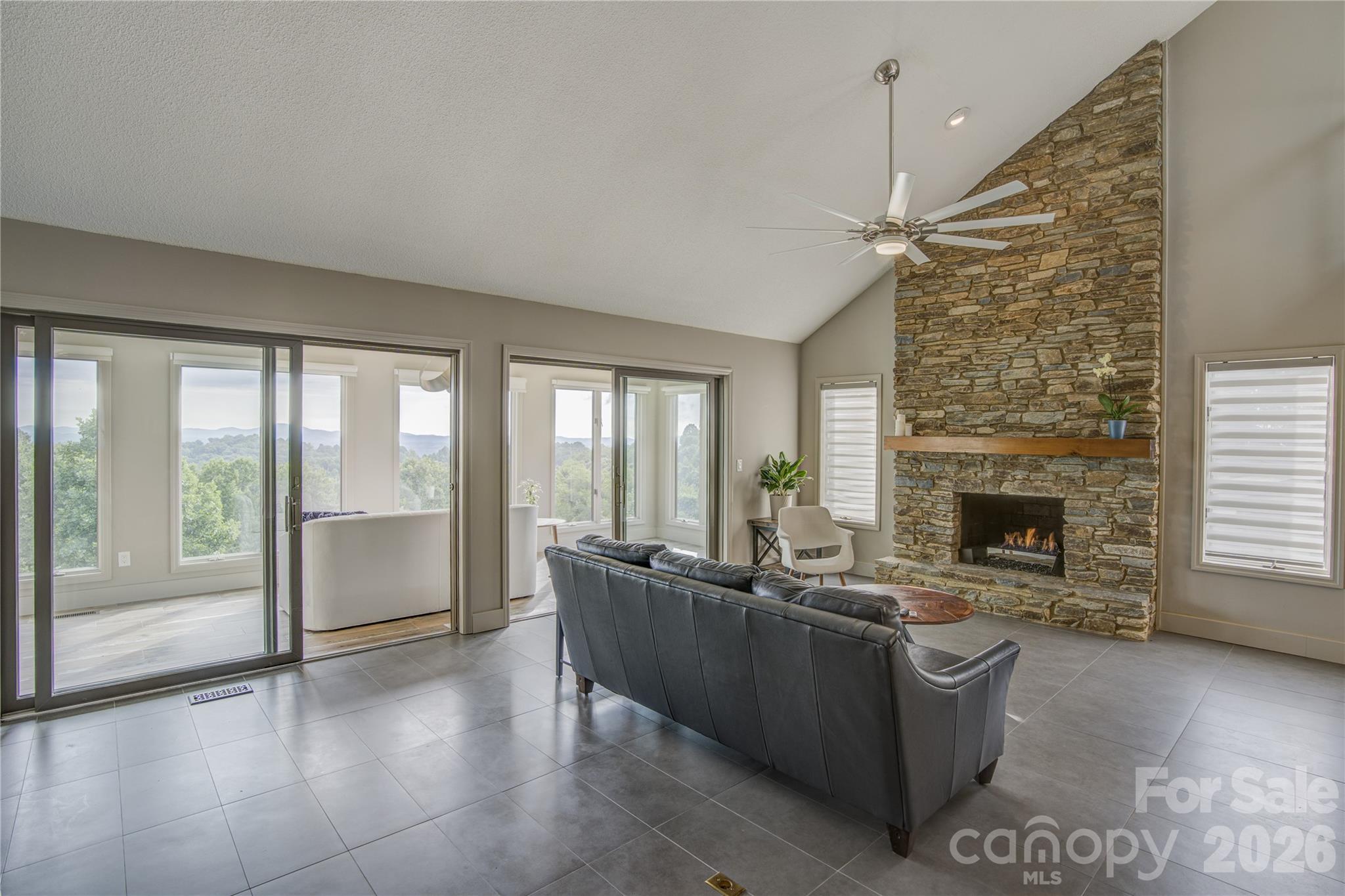 204 Fleetwood Plaza Hendersonville NC 28739