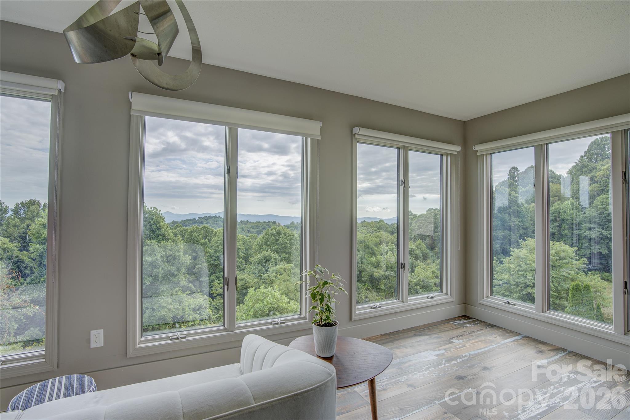 204 Fleetwood Plaza Hendersonville NC 28739