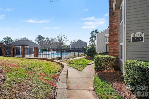 6148 Heath Ridge Court Charlotte NC 28210