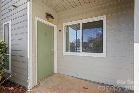 6148 Heath Ridge Court Charlotte NC 28210