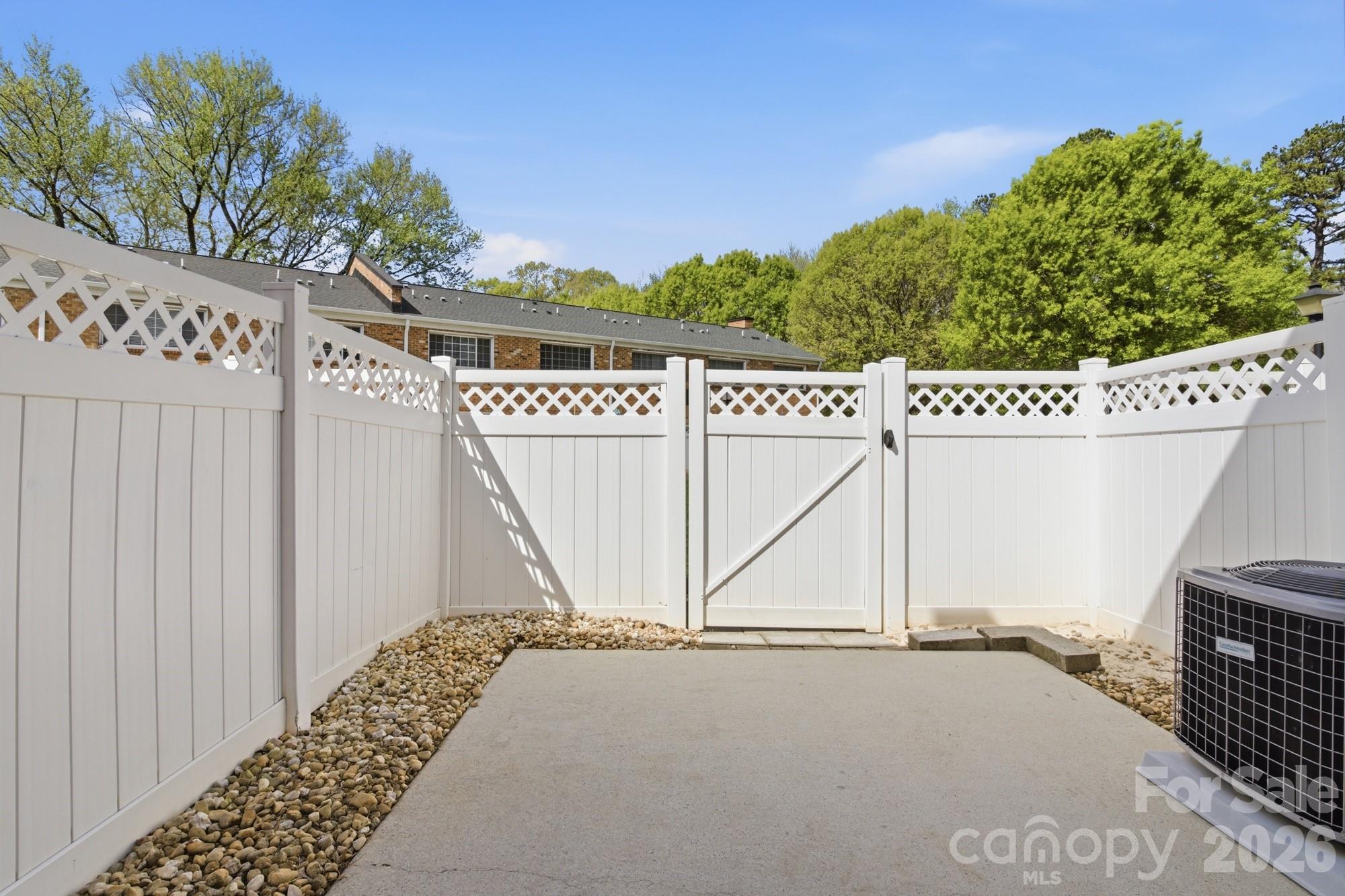 1336 Green Oaks Lane Charlotte NC 28205