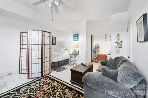 538 N Main Street Hendersonville NC 28792