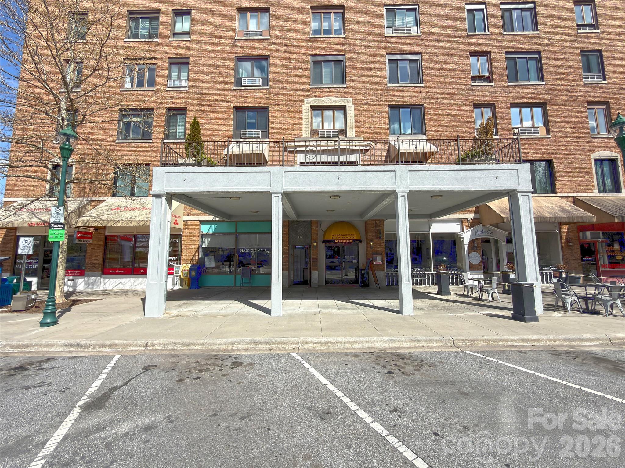 538 N Main Street Hendersonville NC 28792