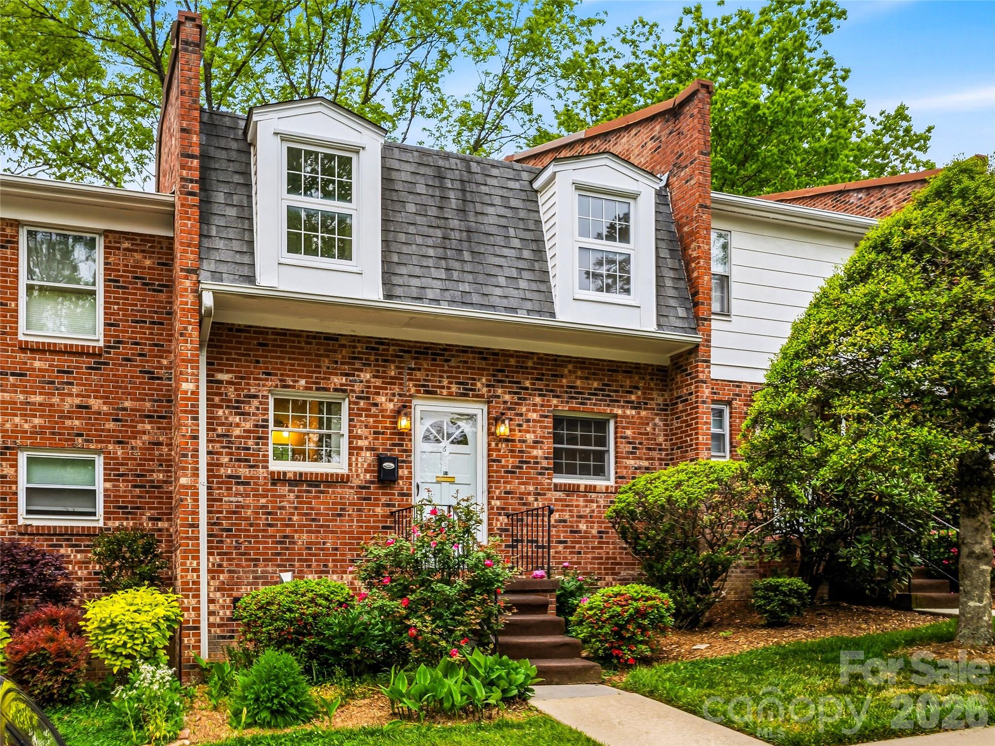 1409 Kensington Road Hendersonville NC 28791