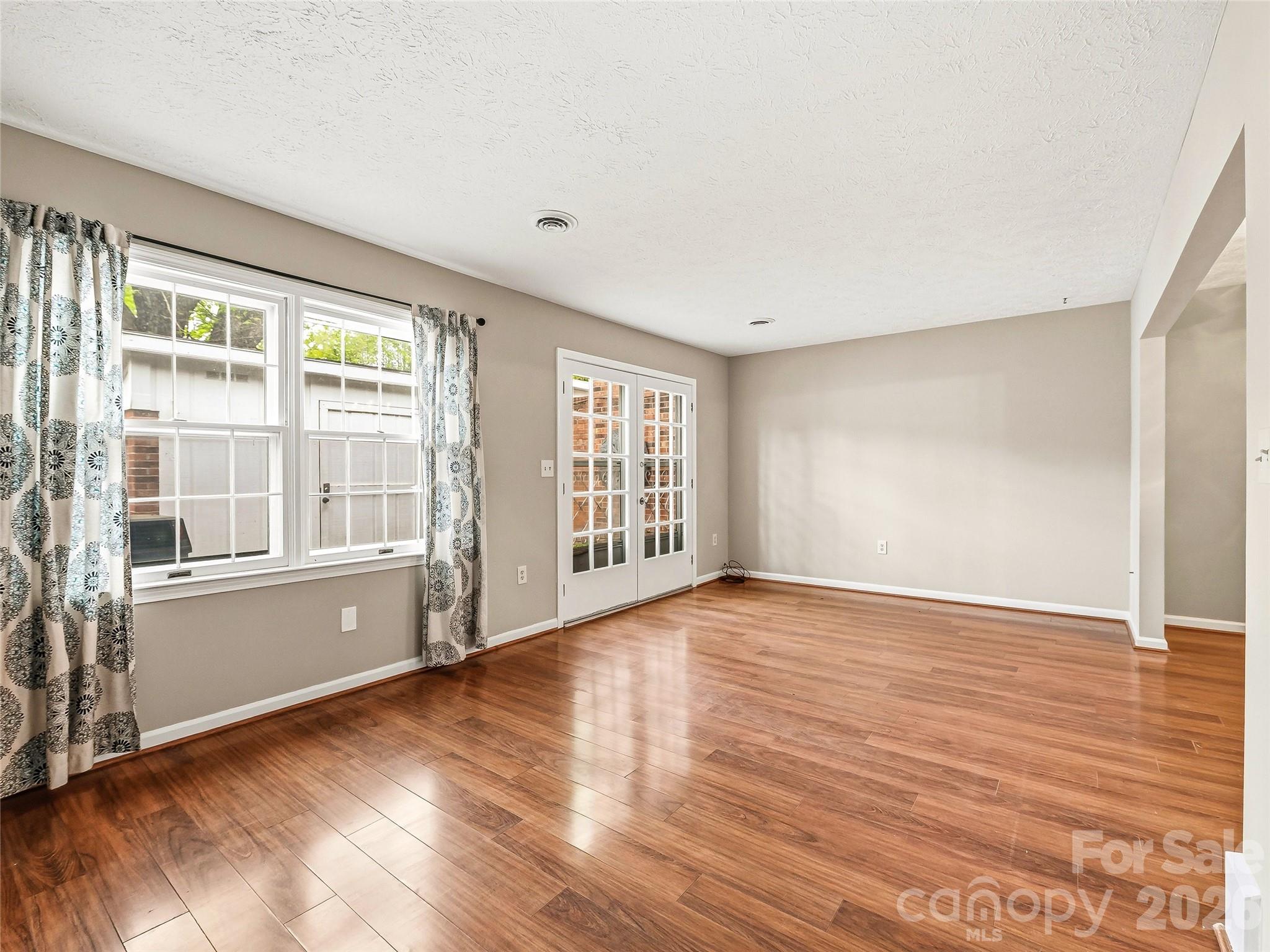 1409 Kensington Road Hendersonville NC 28791
