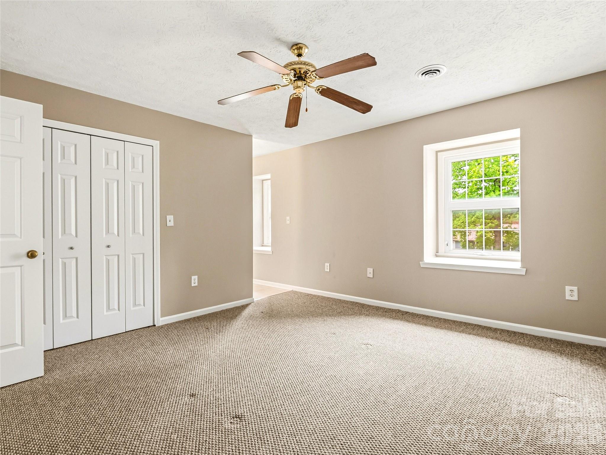 1409 Kensington Road Hendersonville NC 28791
