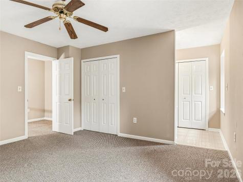1409 Kensington Road Hendersonville NC 28791