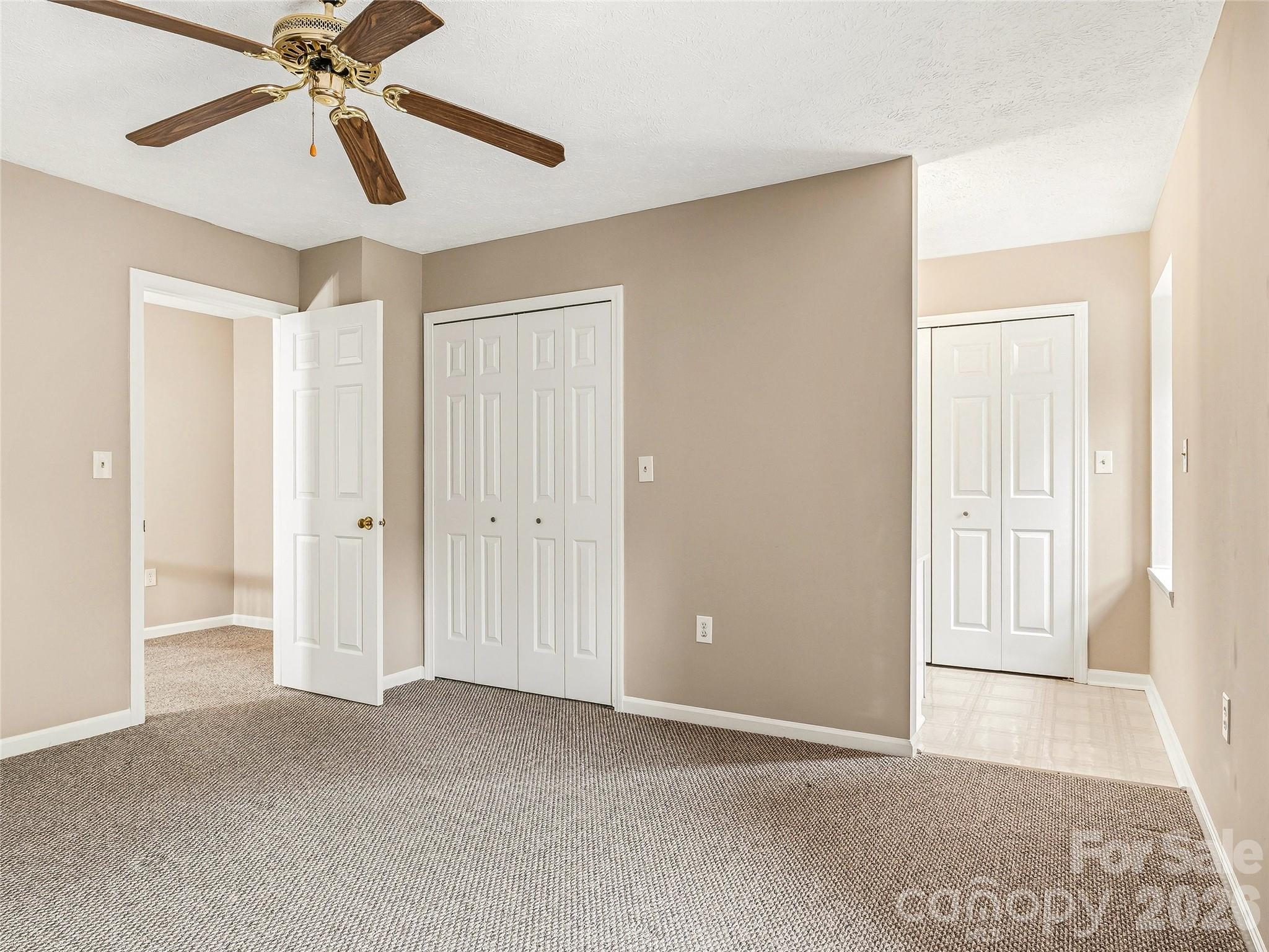 1409 Kensington Road Hendersonville NC 28791