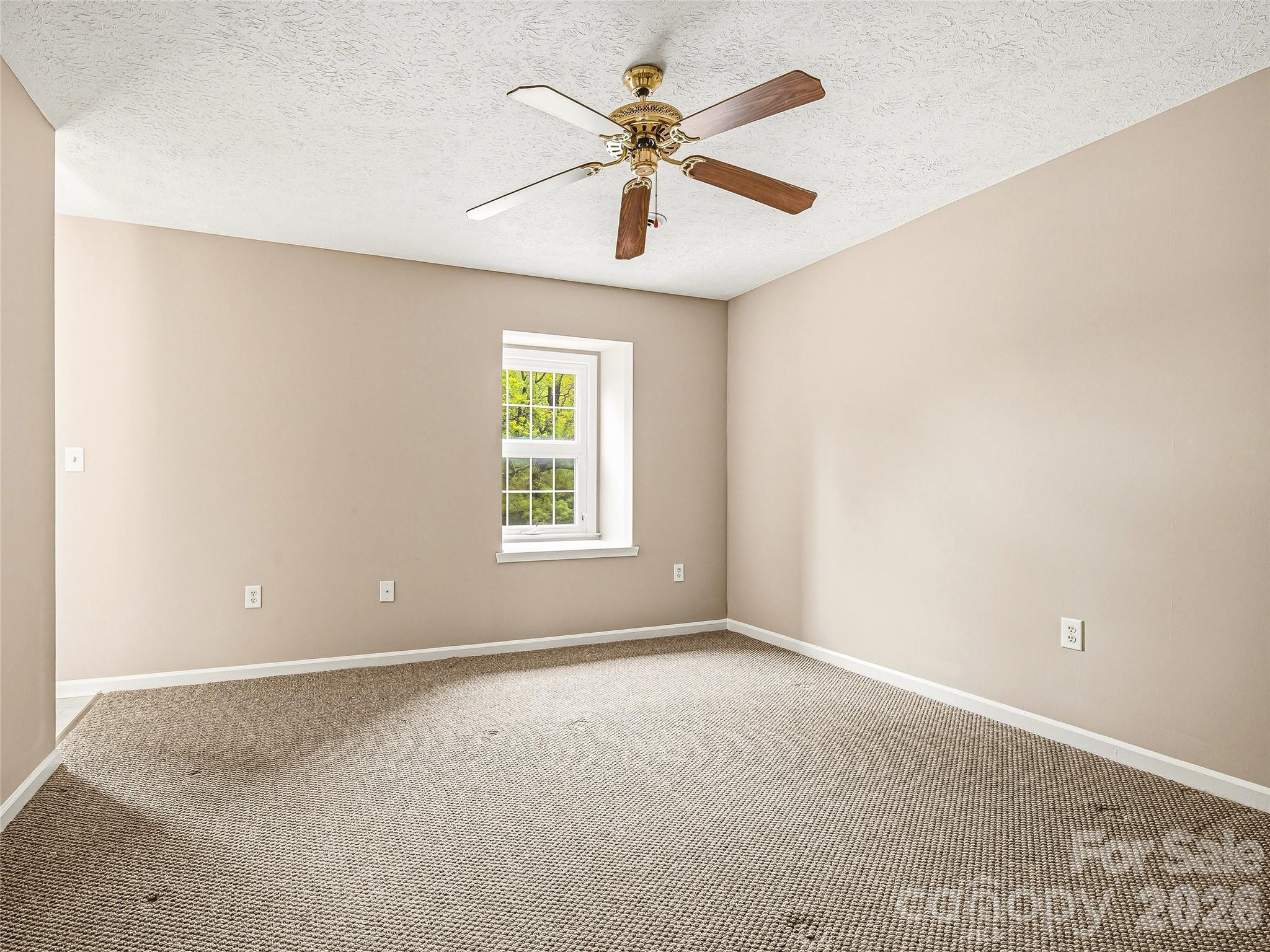 1409 Kensington Road Hendersonville NC 28791