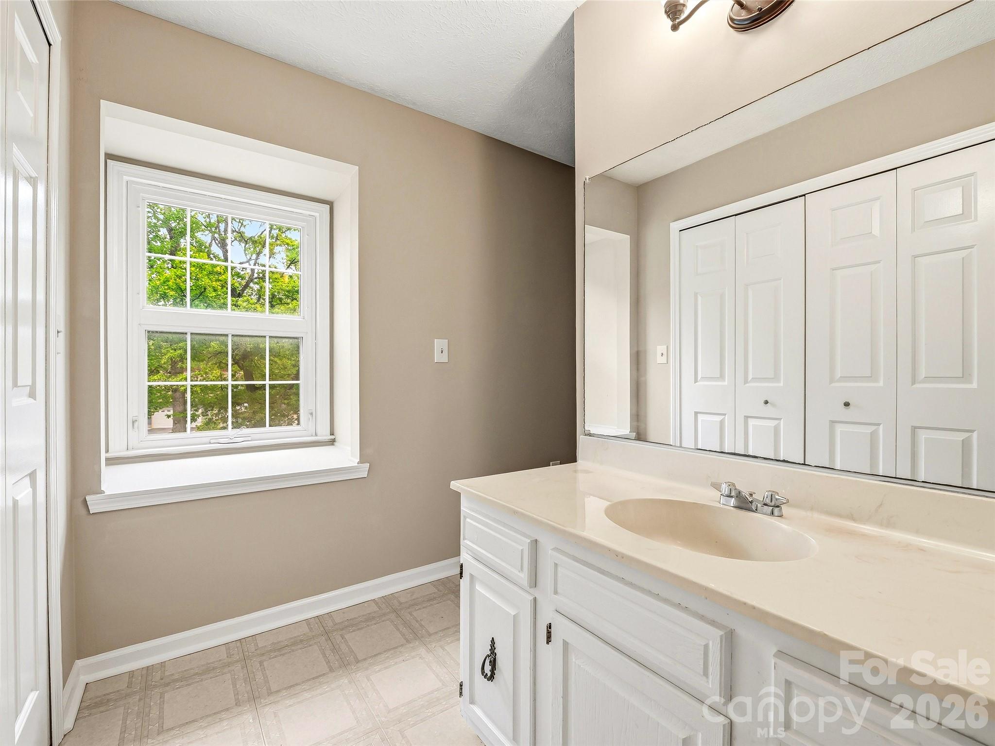 1409 Kensington Road Hendersonville NC 28791