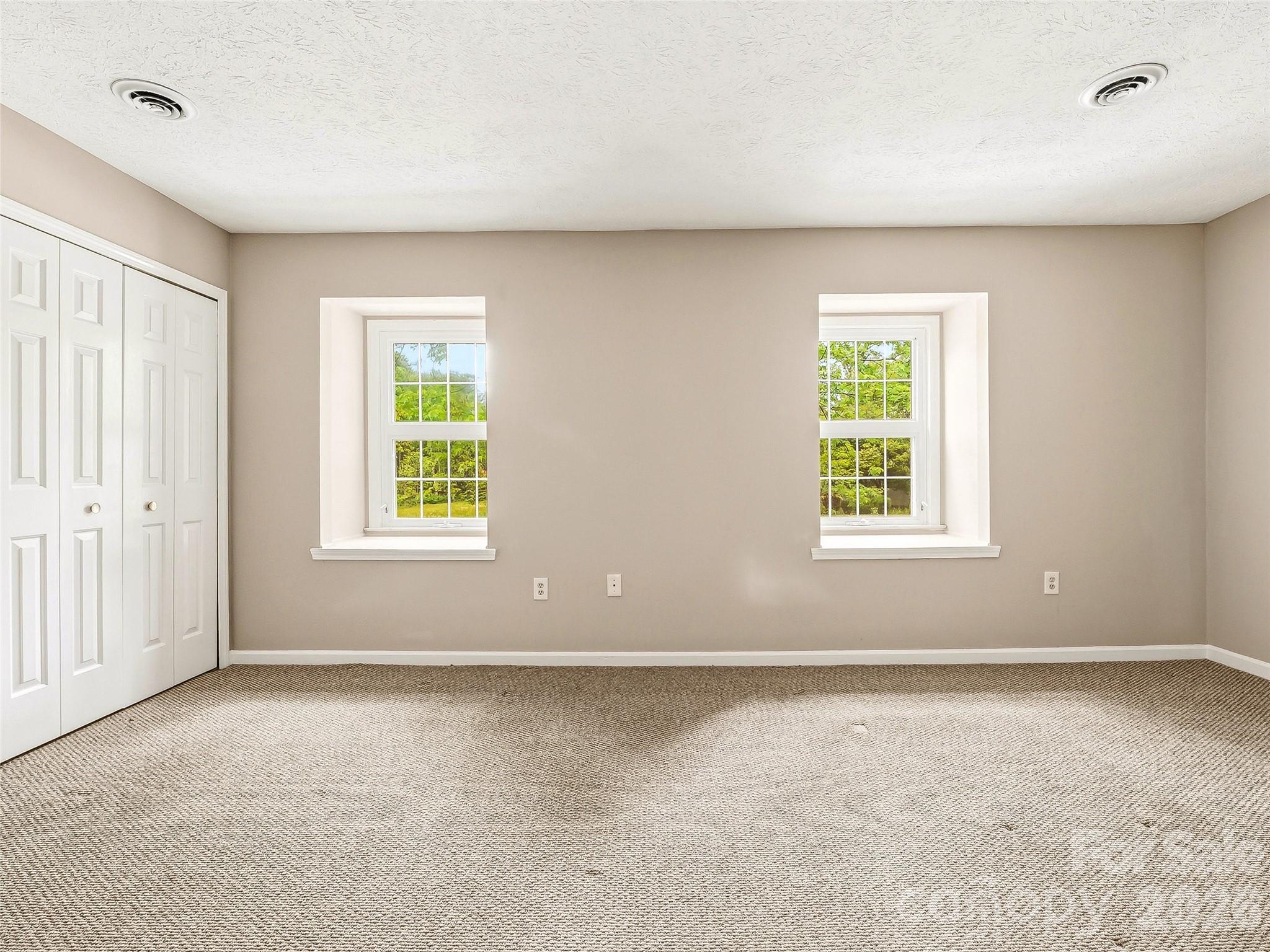 1409 Kensington Road Hendersonville NC 28791