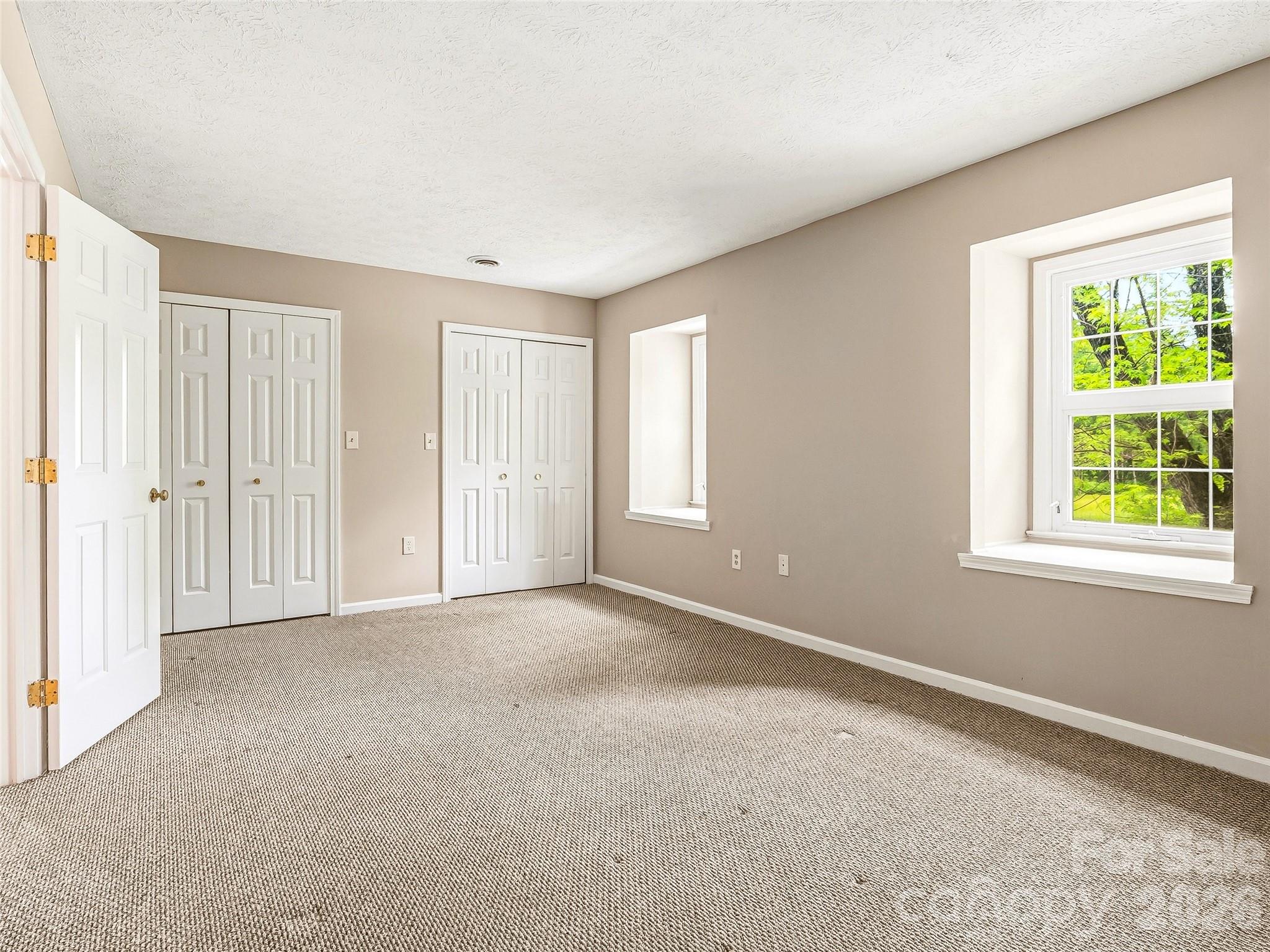 1409 Kensington Road Hendersonville NC 28791