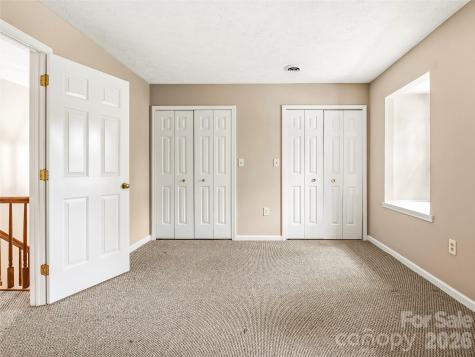 1409 Kensington Road Hendersonville NC 28791