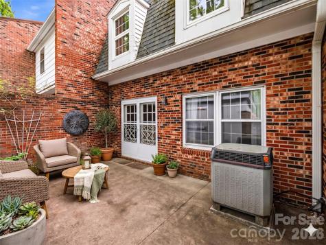 1409 Kensington Road Hendersonville NC 28791