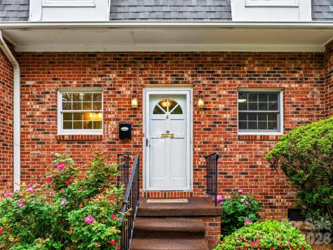 1409 Kensington Road Hendersonville NC 28791