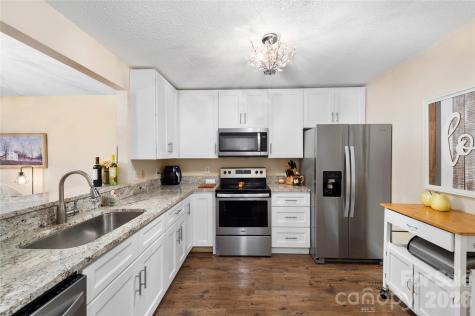 252 Wash Creek Drive Hendersonville NC 28739