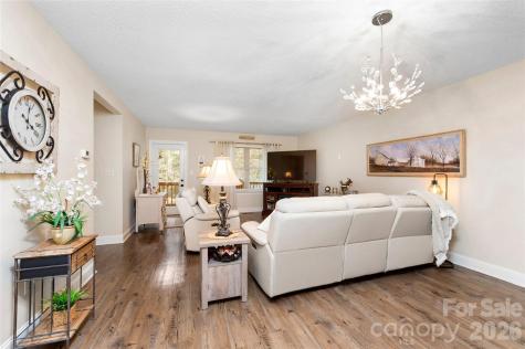 252 Wash Creek Drive Hendersonville NC 28739