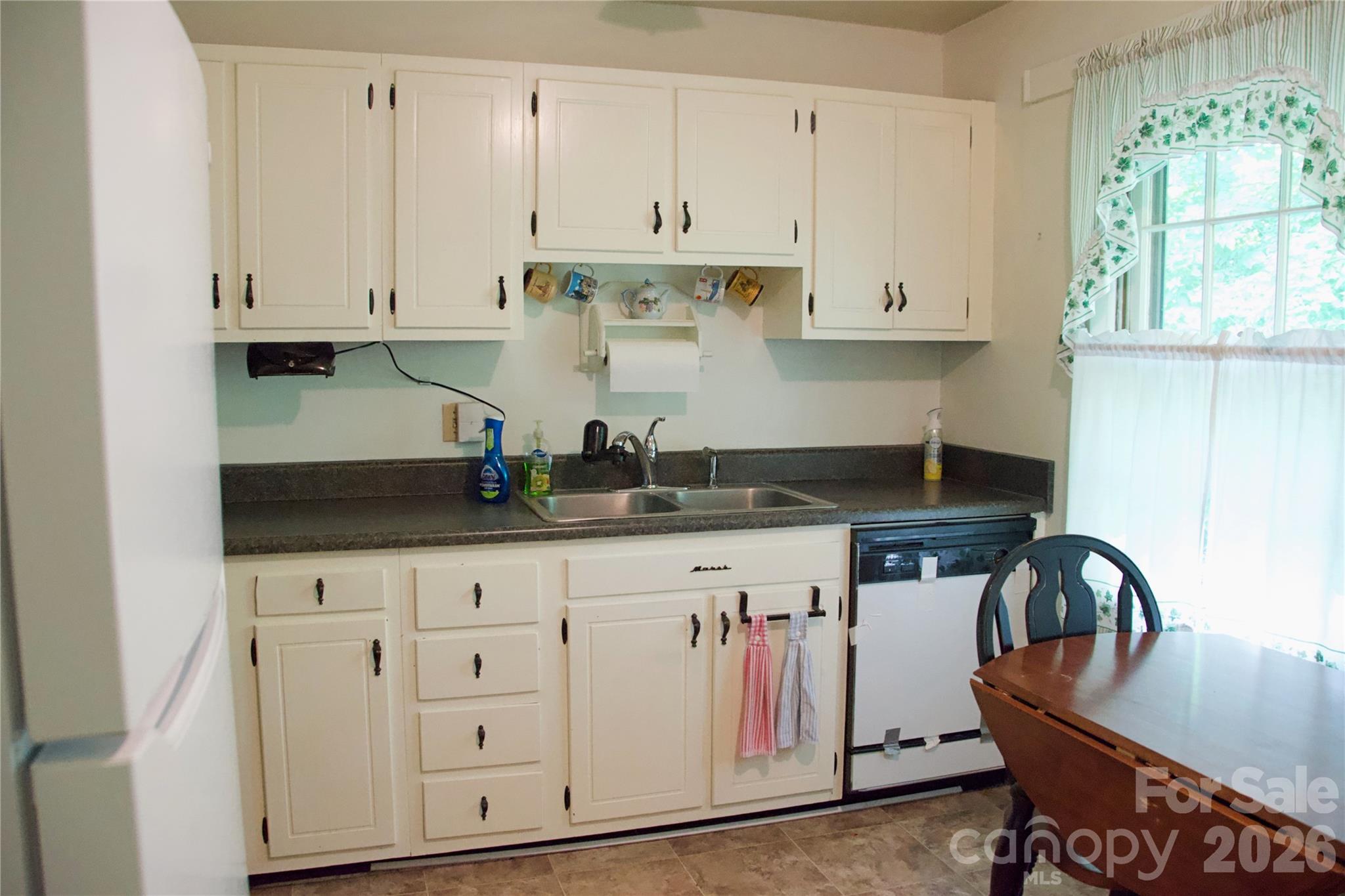 4631 Highlake Drive Charlotte NC 28215