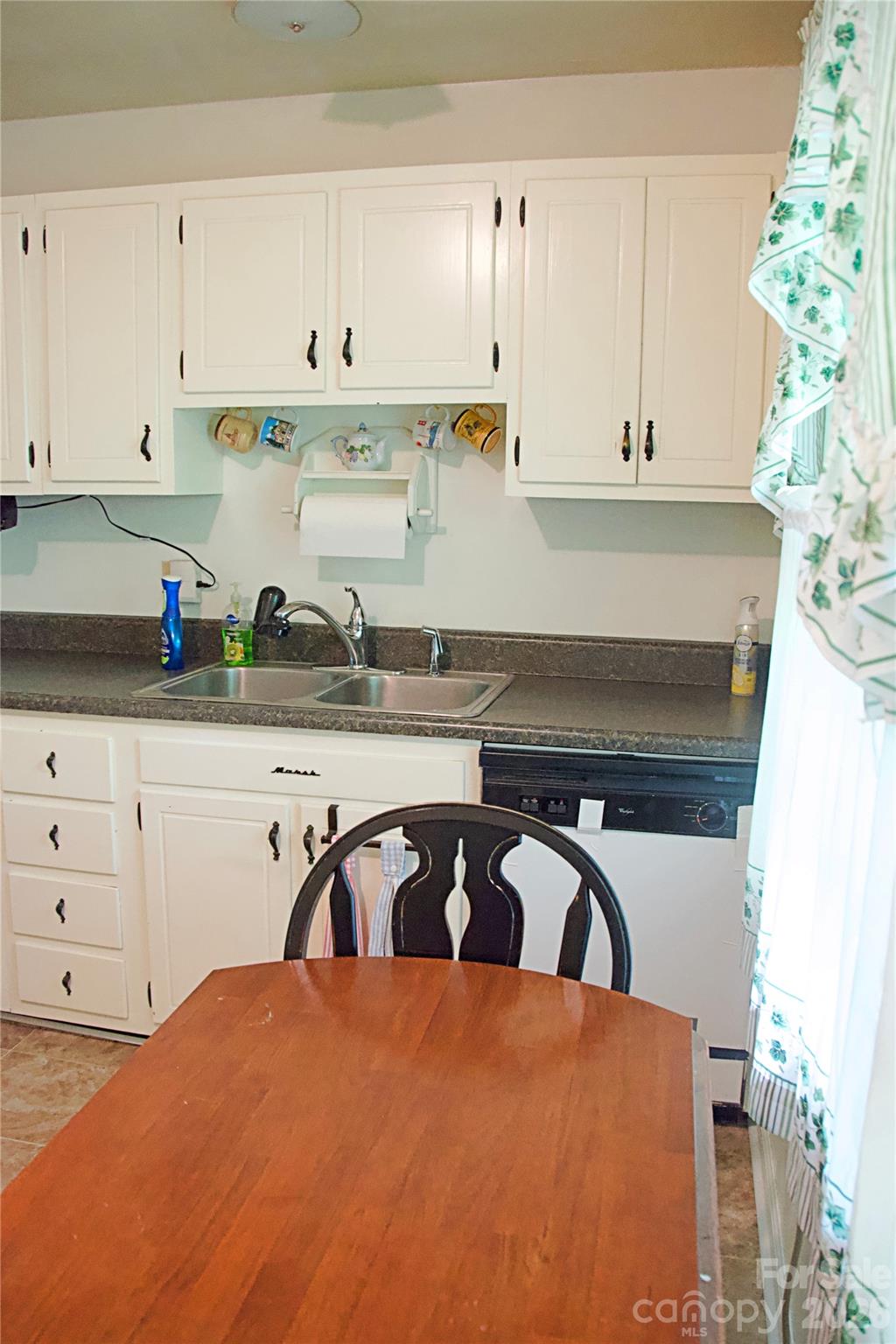 4631 Highlake Drive Charlotte NC 28215
