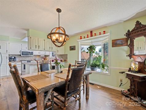 1401 Fleetwood Plaza Hendersonville NC 28739