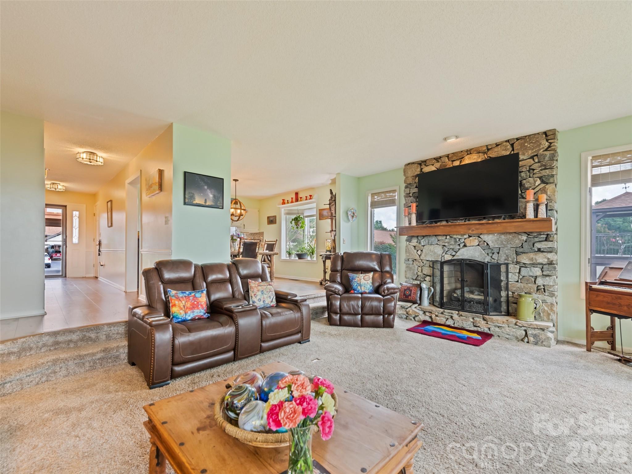 1401 Fleetwood Plaza Hendersonville NC 28739