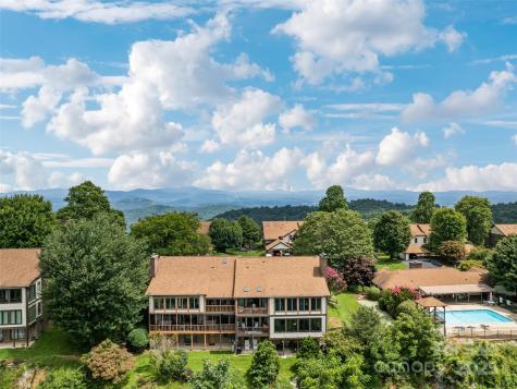 1401 Fleetwood Plaza Hendersonville NC 28739