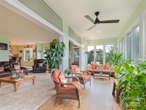 1401 Fleetwood Plaza Hendersonville NC 28739