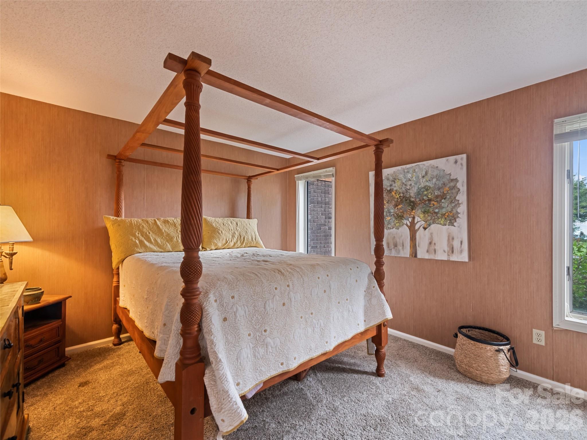 1401 Fleetwood Plaza Hendersonville NC 28739