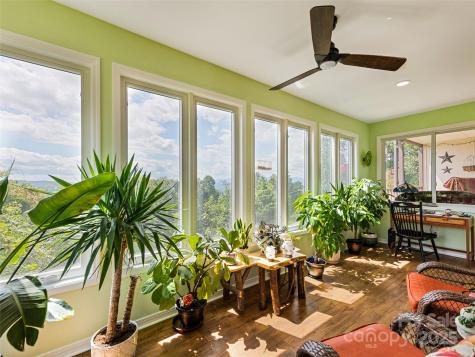 1401 Fleetwood Plaza Hendersonville NC 28739