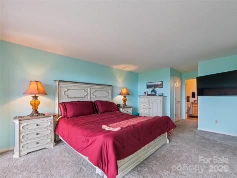 1401 Fleetwood Plaza Hendersonville NC 28739