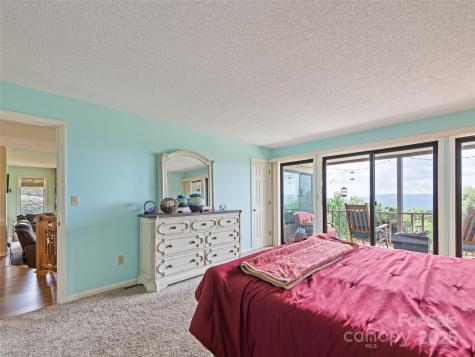 1401 Fleetwood Plaza Hendersonville NC 28739