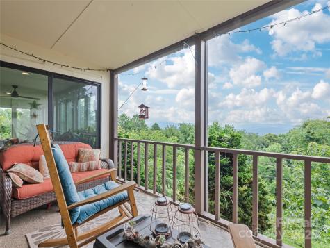 1401 Fleetwood Plaza Hendersonville NC 28739