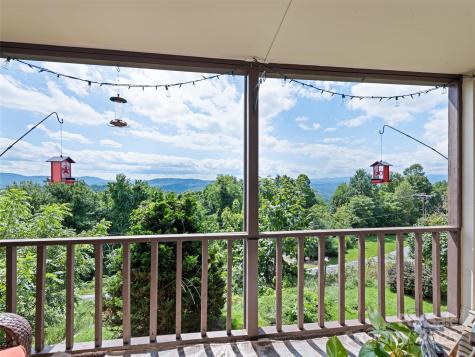 1401 Fleetwood Plaza Hendersonville NC 28739