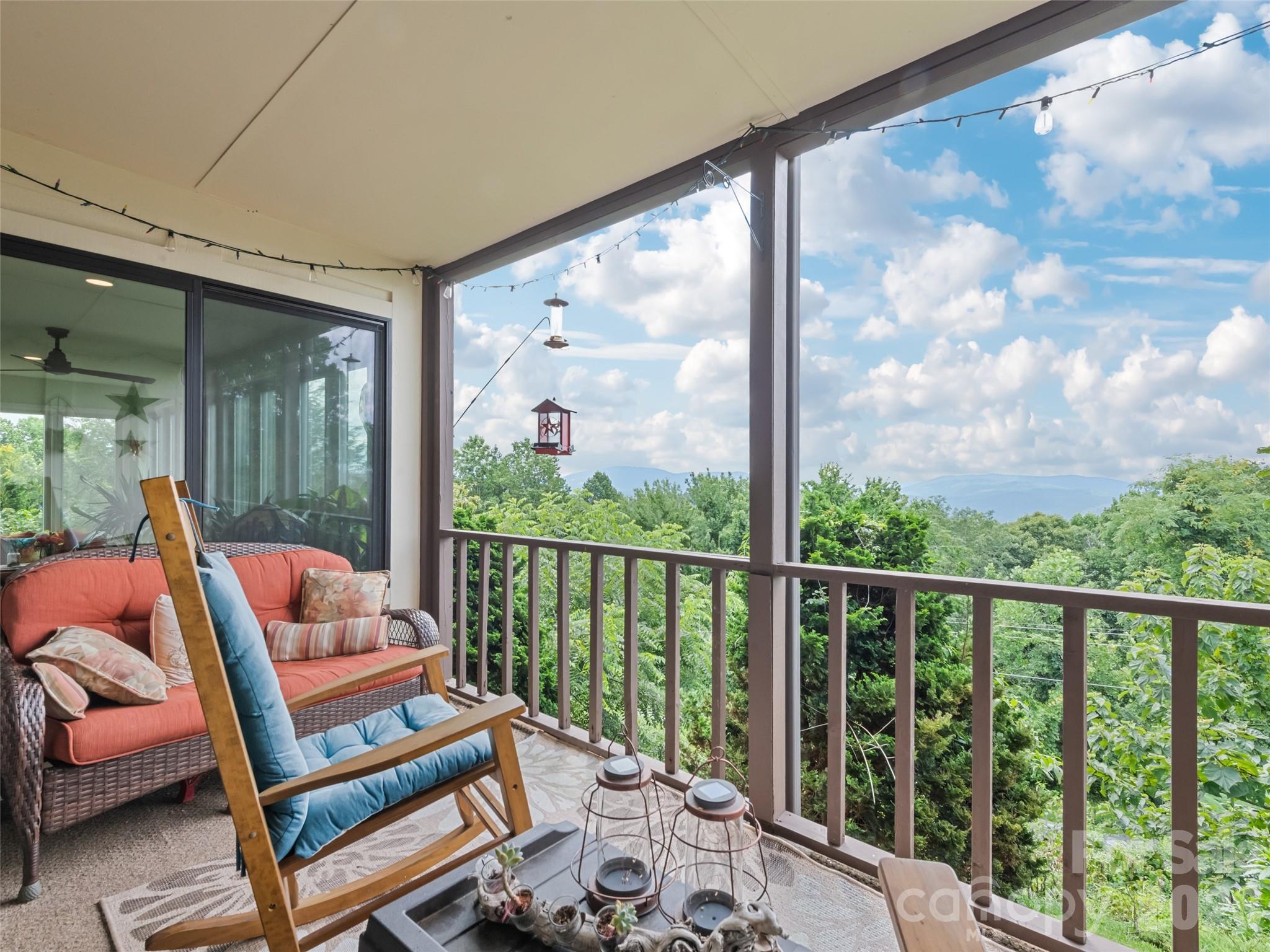 1401 Fleetwood Plaza Hendersonville NC 28739