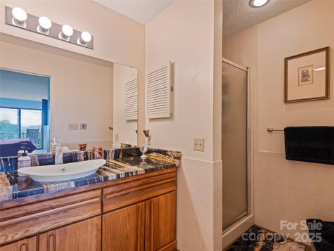 1401 Fleetwood Plaza Hendersonville NC 28739