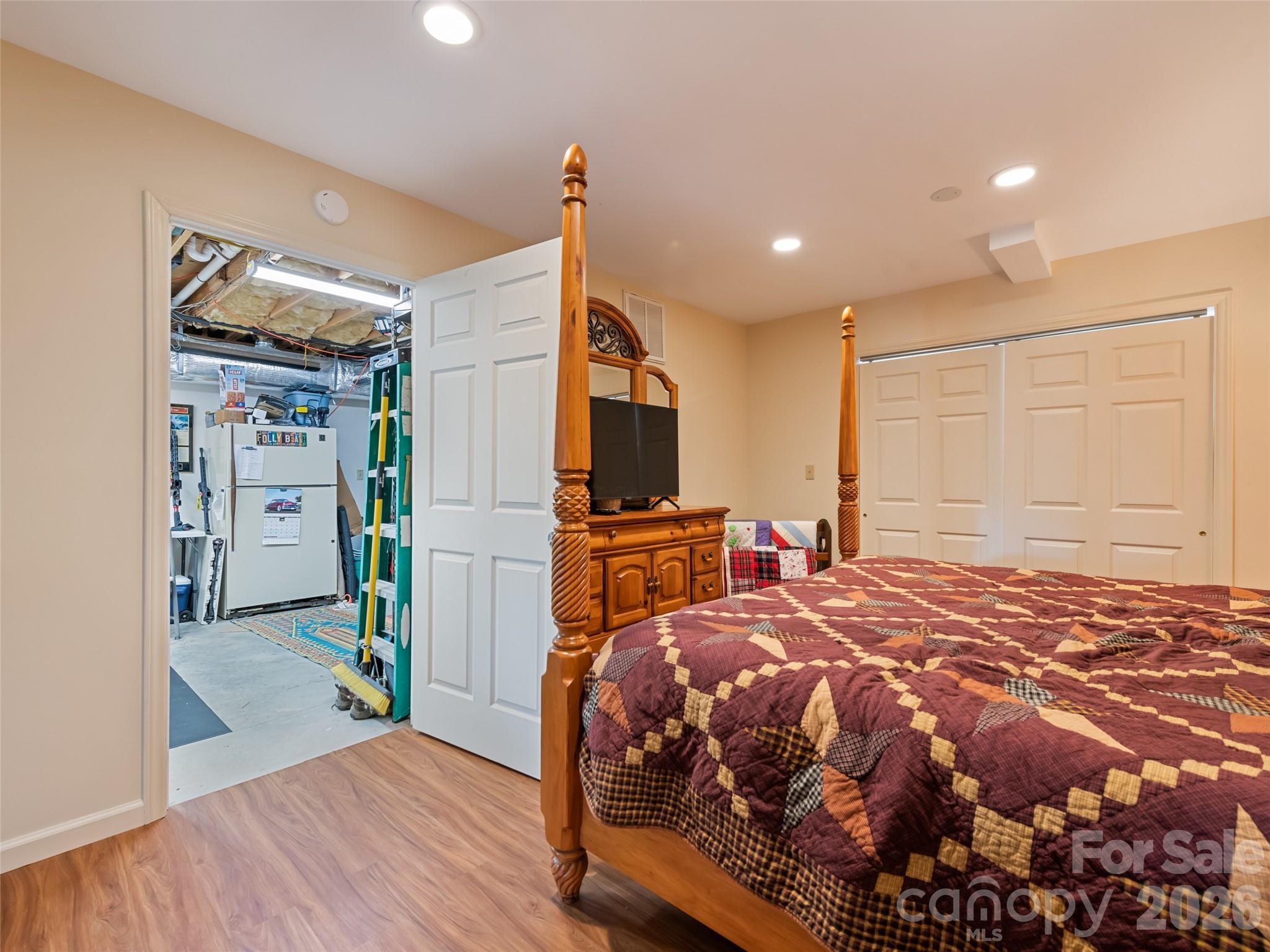 1401 Fleetwood Plaza Hendersonville NC 28739