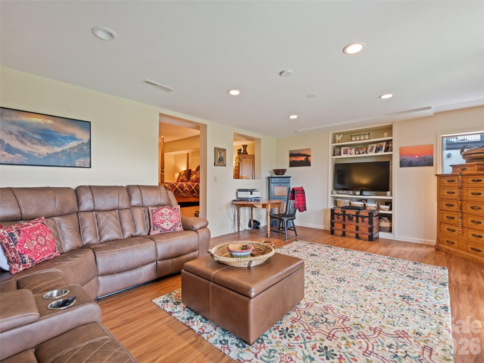 1401 Fleetwood Plaza Hendersonville NC 28739