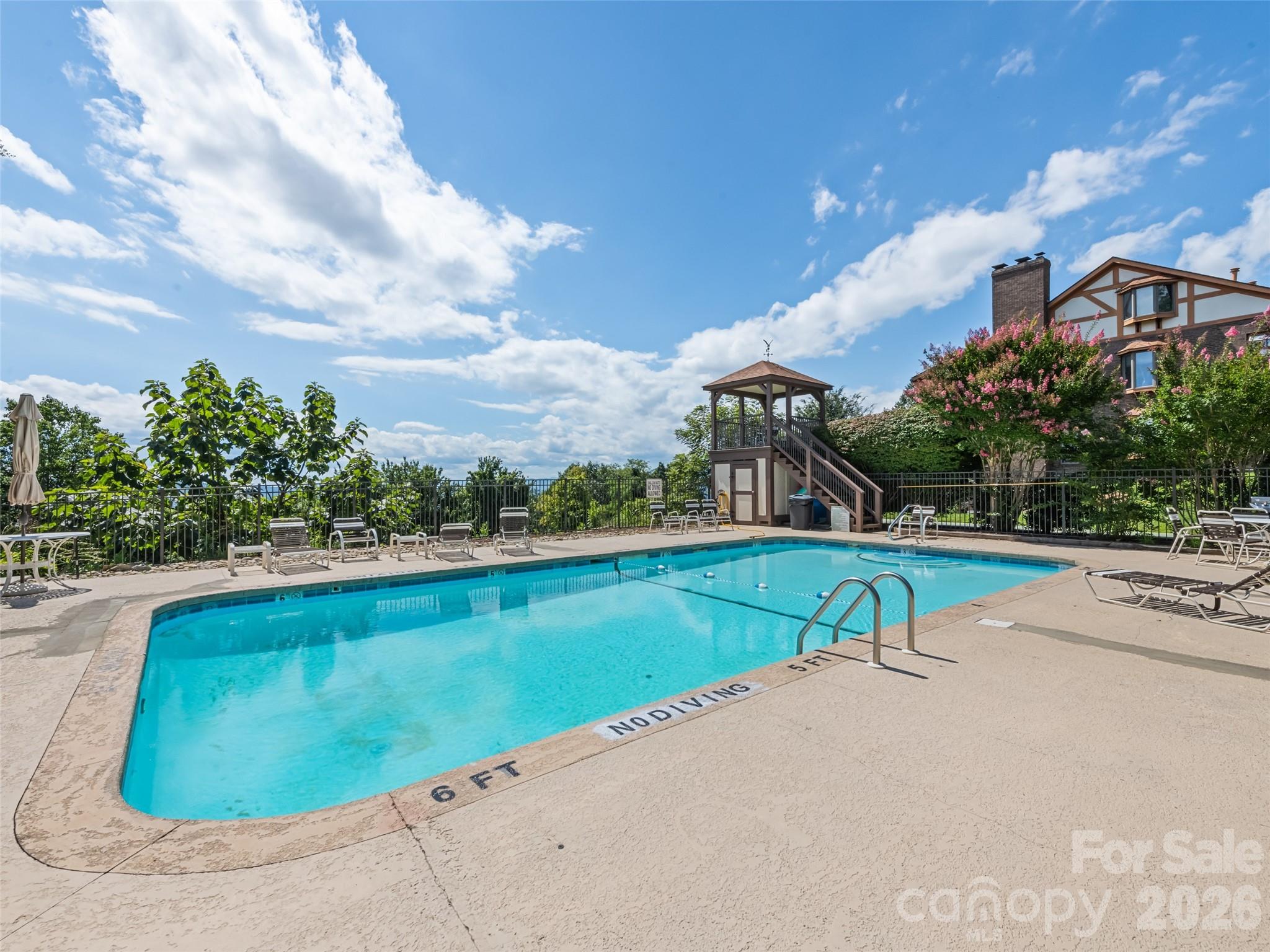 1401 Fleetwood Plaza Hendersonville NC 28739