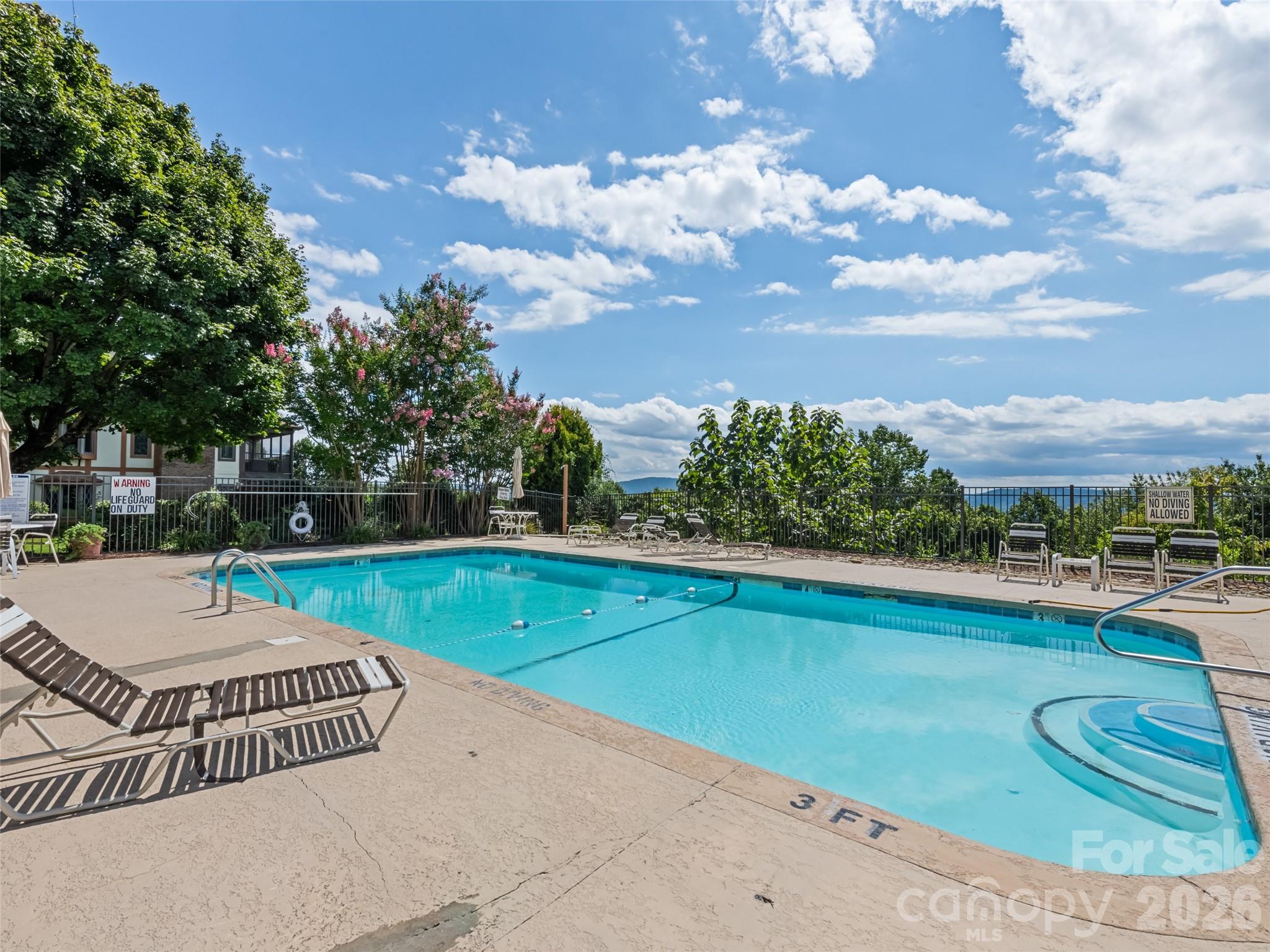 1401 Fleetwood Plaza Hendersonville NC 28739